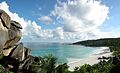 Vista de la sablera Grand Anse, na isla de La Digue, Seixeles.