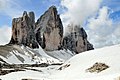 3 Cime di Lavaredo (Drei Zinnen) 2999 m.jpg2 048 × 1 361; 359 KB