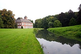 De Senette in het park van het kasteel van Écaussinnes-d'Enghien