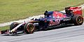 Carlos Sainz Jr. pilotando a STR10 no Grande Prêmio da Malásia de 2015.