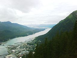 Juneau vid Gastineau Channel.