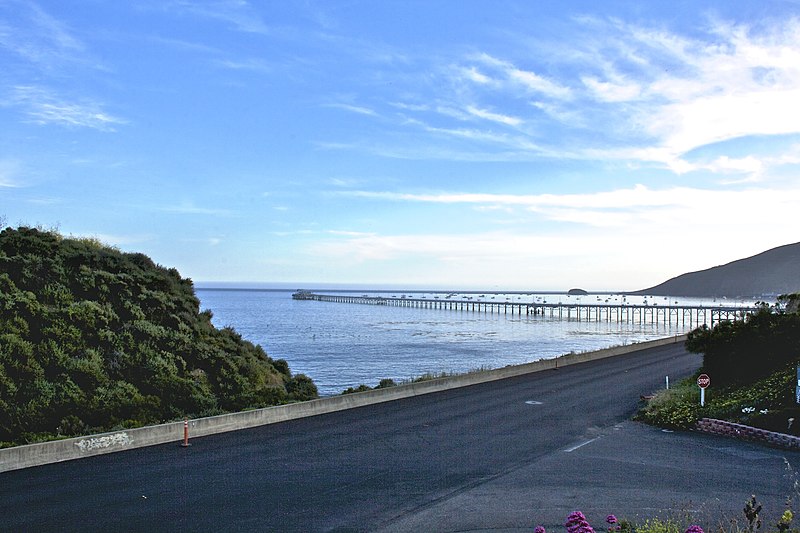 File:Avila Pier - panoramio.jpg