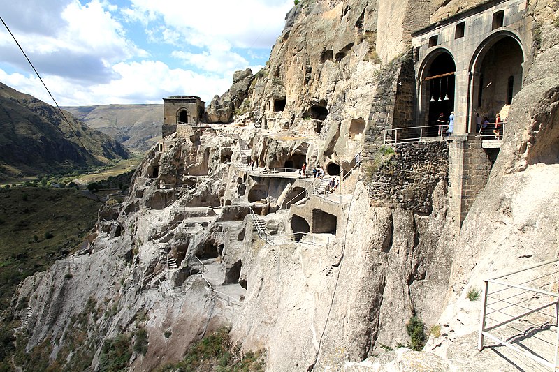 File:Vardzia Gruzia 2019 6.jpg