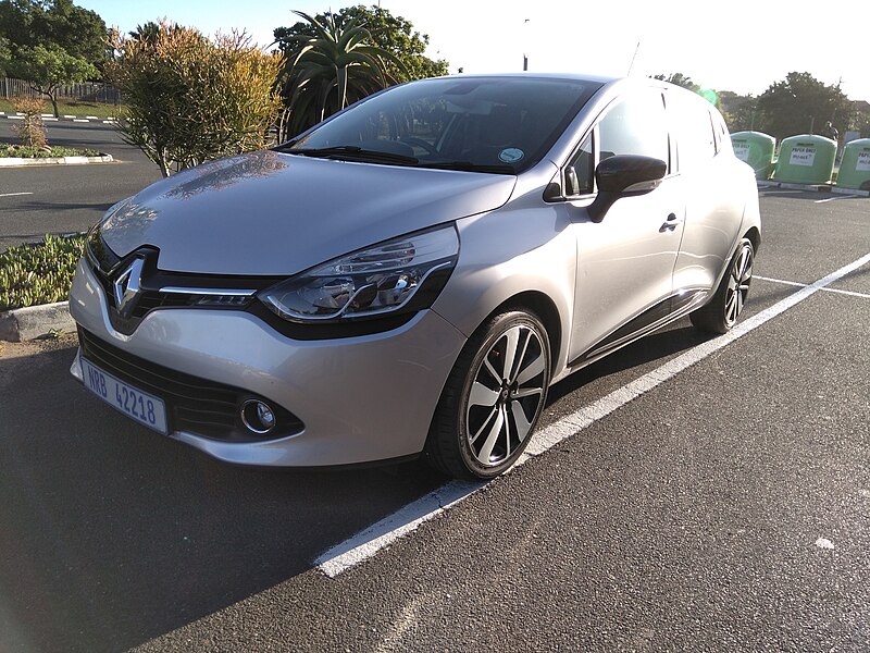 File:2013 Renault Clio IV Dynamique (1).jpg