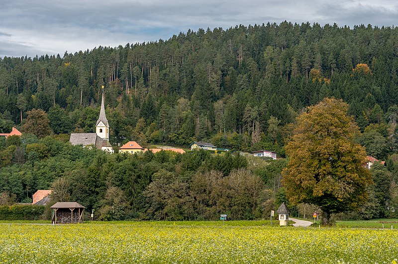 File:Magdalensberg St. Thomas Pfarrhof und Pfarrkirche hl. Thomas 04102019 7249.jpg