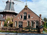 Oude smederij achter de korenmolen