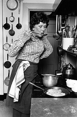 Julia Child keittiössään vuonna 1978 Cambridgessä.