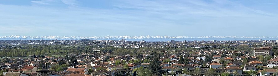 L'Union surplombant Toulouse et les Pyrénées