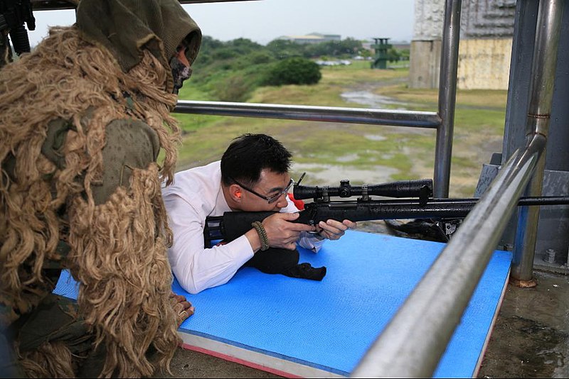 File:立法院考察海軍陸戰隊特勤隊戰備整備及左營地區國軍老舊眷村改建暨文化保存工作 10.jpg