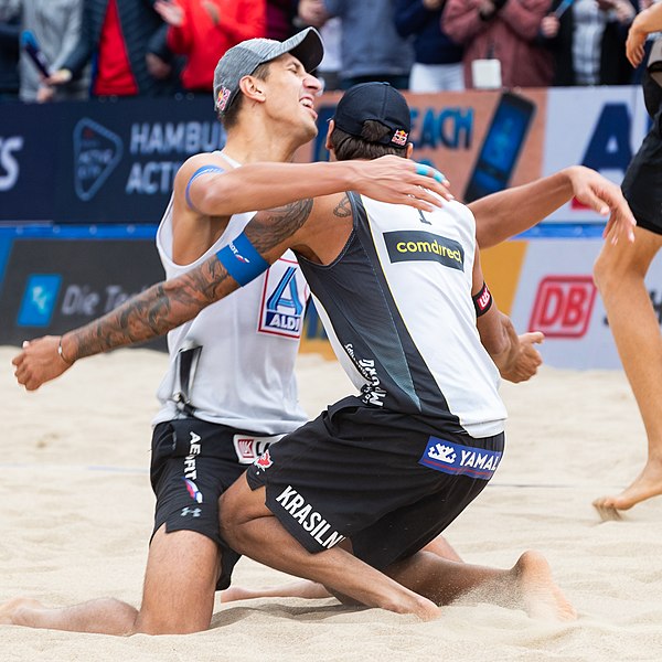 File:2019-07-07 BeachVolleyball Weltmeisterschaft Hamburg 2019 StP 0809 LR by Stepro.jpg