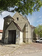 Façade et porche d'entrée.