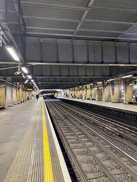 File:Bayswater tube station, June 2024 02.jpg