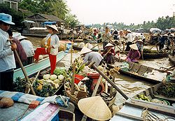 Kelluva kauppatori Cần Thơssa.