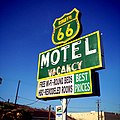 Ein Motel wirbt in Barstow mit dem Route66-Emblem / Kalifornien