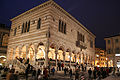 Loggia del Lionello bei Nacht