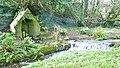 Plomodiern : la fontaine près de la chapelle Saint-Corentin.