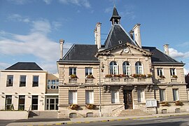 The town hall in Cormontreuil