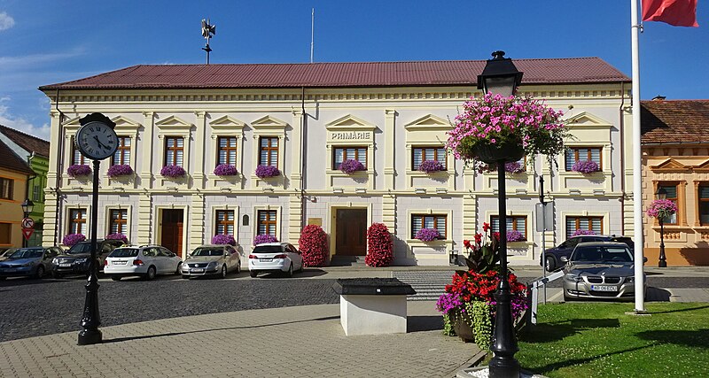 File:Blaj city hall (cropped).jpg