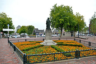 Statue of the Sacred Heart of Jesus at the marina square