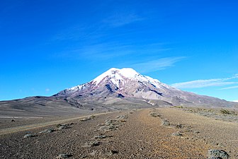 El Chimborazo vistu dende l'arenal.