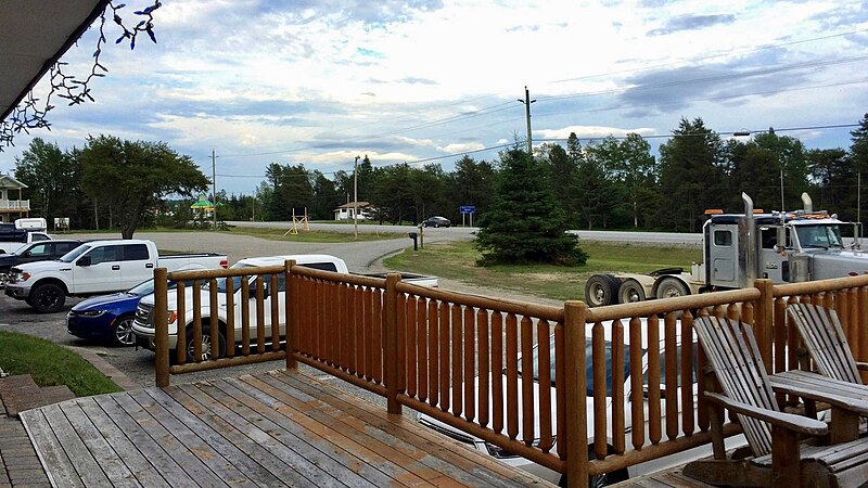 File:20150708 - 93 - Nipigon, Ont. - The Travelling Day Ends at the Beaver Motel.jpg