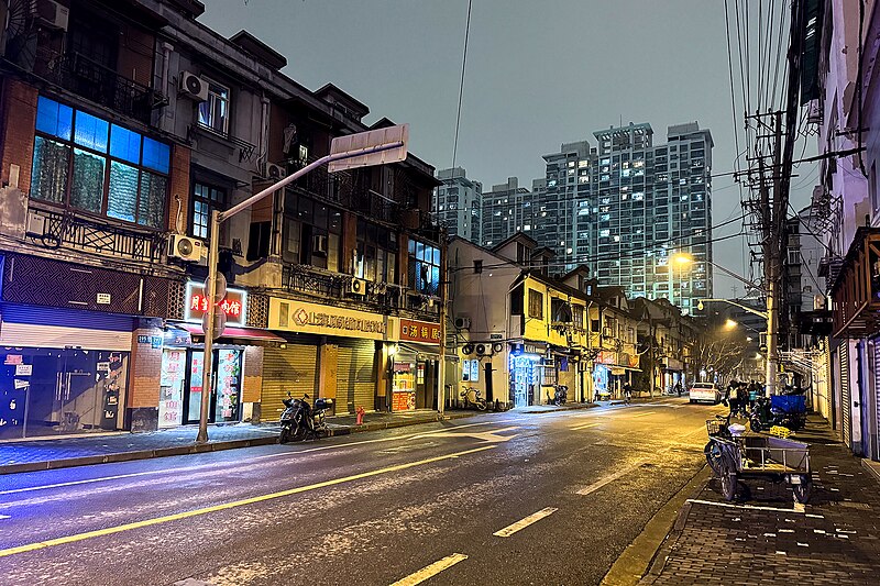 File:20240120 Night view of Huanghe Road, Shanghai 02.jpg