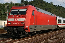 locomotief 101 092 bij Linz am Rhein