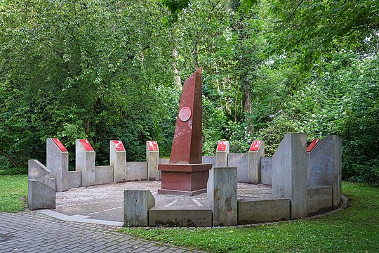 Rondel of Nobel Laureates ("Rondell der Nobelpreisträger") at the historic city cemetery (Stadtfriedhof) in Göttingen, Germany.