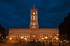 Rotes Rathaus ponoči