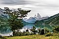 Lac Desèrt, amb al fons lo famós pic Chaltén, mai conegut jol nom de Mont Fitz Roy