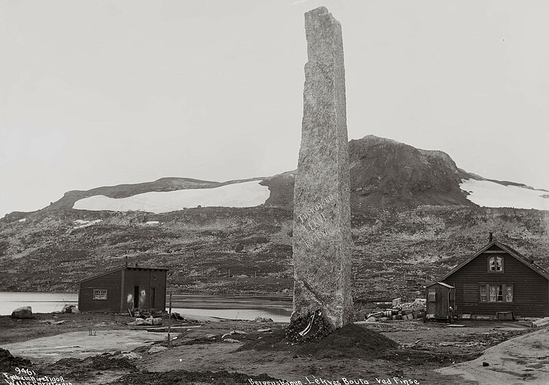 File:Bergensbanen 1908vu km301 Finse no-nb foto NF W 09461 (cropped).jpg