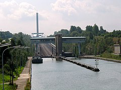 隆库尔斜面升船机（英语：Ronquières inclined plane）