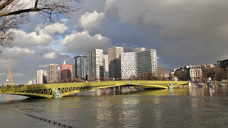 File:Mirabeau Bridge in Paris (1).jpg