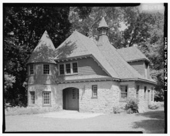 Victorian Executive's carriage house/barn