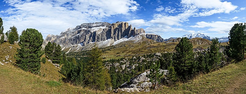 File:Passo Sella - Città dei Sassi - Sella - Marmolada.jpg