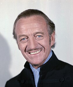 Porträtt av David Niven (1973) av Allan Warren.