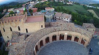 Rocca malatestiana di Mondaino.jpg