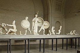 Statues du décor du fronton ouest du temple d'Aphaïa à Égine, début Ve siècle av. J.-C. Glyptothèque de Munich.