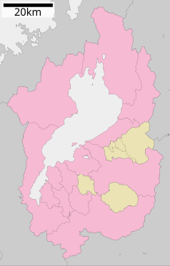 Mapa konturowa prefektury Shiga, blisko centrum na prawo znajduje się punkt z opisem „Toyosato”