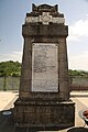 Monumento ai caduti italiano recante pietralvnga ai cadvti per la patria sotto l'elenco dei caduti del 1915