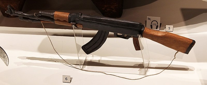 File:British Museum Room 25 AK-47 Wood 17022019 4908.jpg