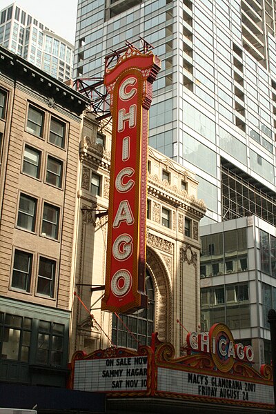 File:Chicago Theatre (1111906061).jpg