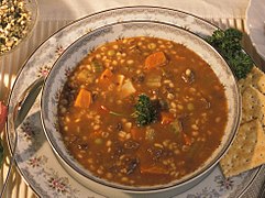 Soupe de légumes et de bœuf.