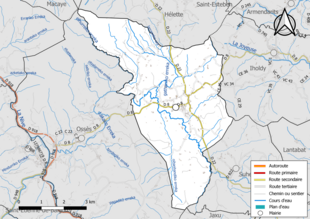 Carte en couleur présentant le réseau hydrographique de la commune