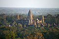 Widok Angkor Wat z Phnom Bakheng