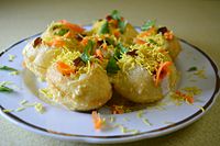 Sajian khas dahi puri