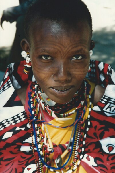 File:Keekorok Kenia Masai vrouw (jaren 80 vorige eeuw).tiff