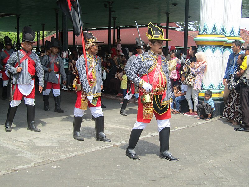 File:Prajurit Patangpuluh Grebeg Besar 10 Besar 1951 Dal 2.jpg