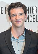 Michael Urie interprète Marc St James