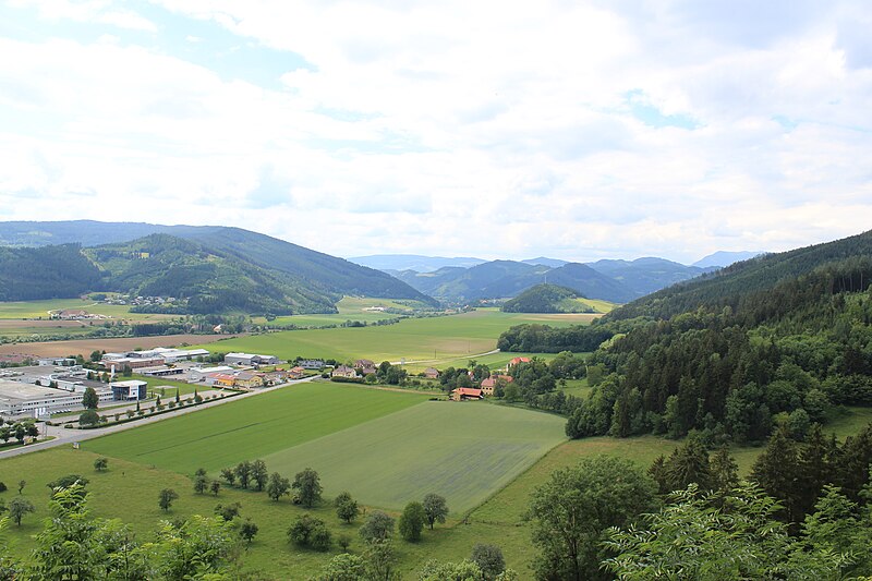 File:Althofen - Blick in nördliche Krapfeld.JPG